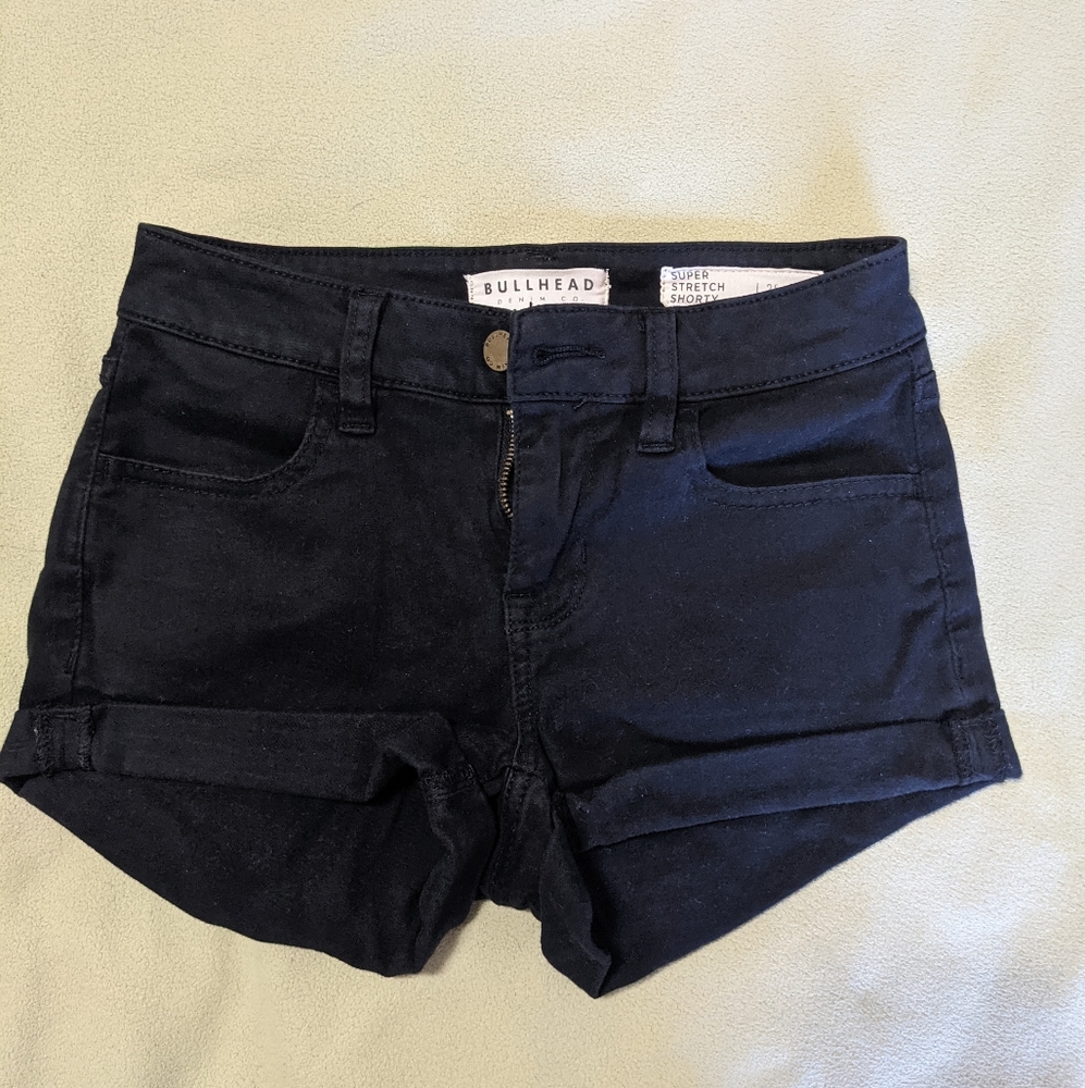 🔥BUNDLE (2/$9, 3/$12, 4/$15)🔥Bullhead black shorts